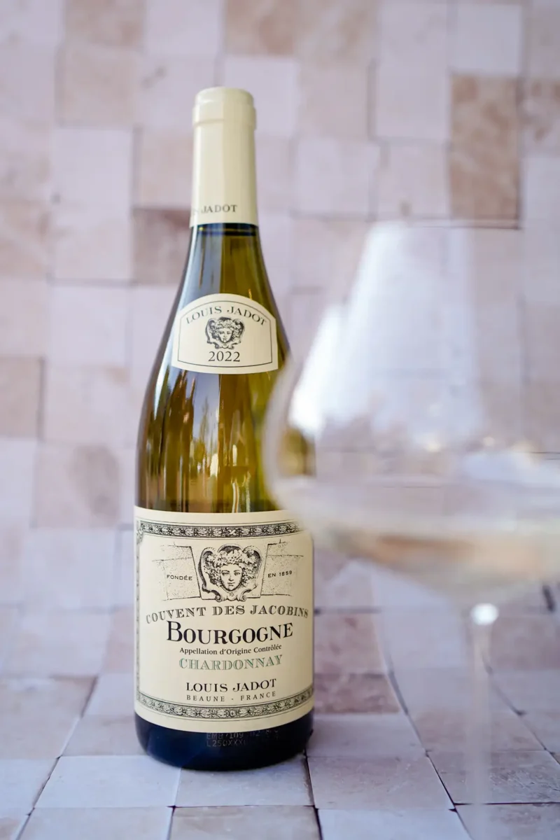 Louis Jadot Couvent des Jacobins Chardonnay, te verkrijgen in Oostburg bij Good & Tasty
